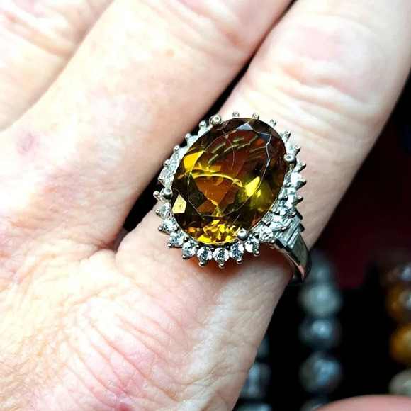 Color-Change Autumn Alexite & Natural White Zircon Halo Cocktail Ring. - Picture 6 of 11